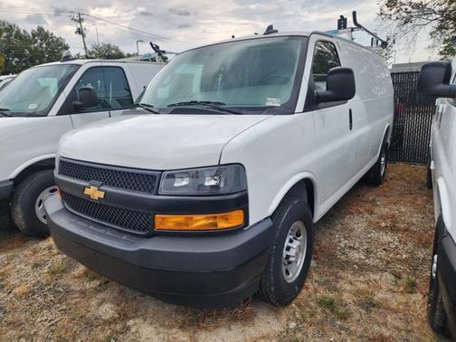2025 Chevrolet Express 2500 