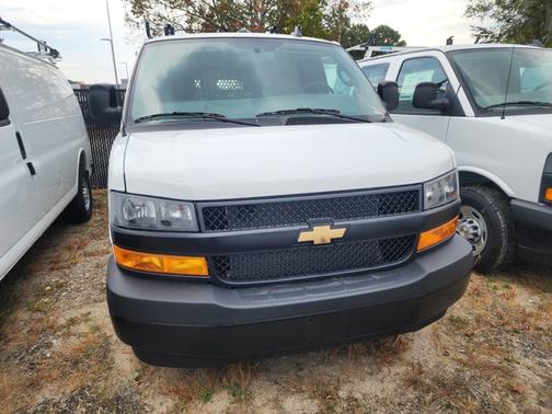 2025 Chevrolet Express 2500 