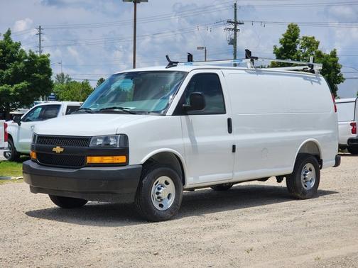 2025 Chevrolet Express 2500