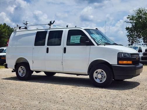 2025 Chevrolet Express 2500 