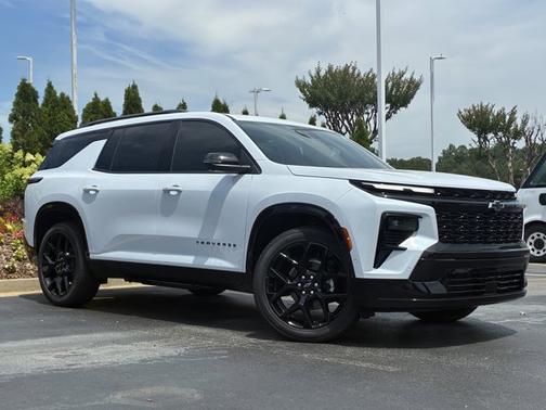 Polar White Tricoat 2026 Chevrolet Traverse FWD RS