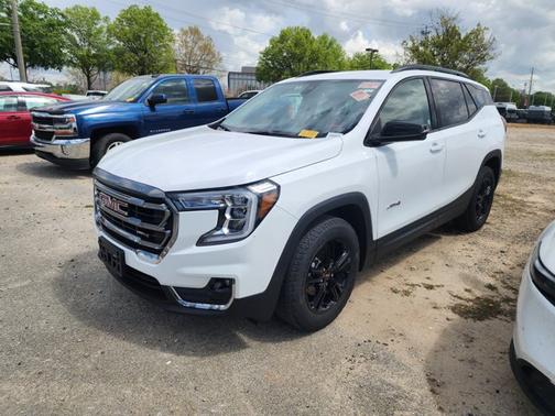 Summit White 2023 GMC Terrain AT4