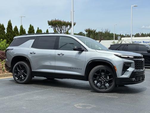 Sterling Gray Metallic 2026 Chevrolet Traverse FWD RS