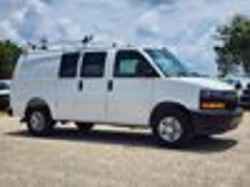 2025 Chevrolet Express 2500 