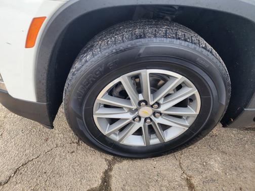 2022 Chevrolet Traverse LT Cloth