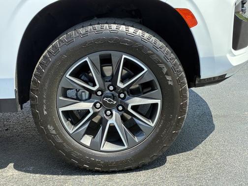 Summit White 2022 Chevrolet Tahoe Z71