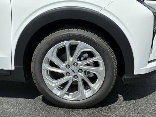 Summit White 2027 Chevrolet Bolt LT