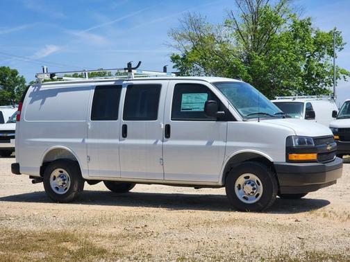 2025 Chevrolet Express 2500