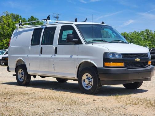 2025 Chevrolet Express 2500