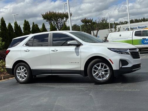 Iridescent Pearl Tricoat 2022 Chevrolet Equinox 1LT