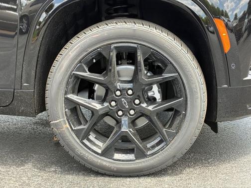 Mosaic Black Metallic 2026 Chevrolet Traverse FWD RS
