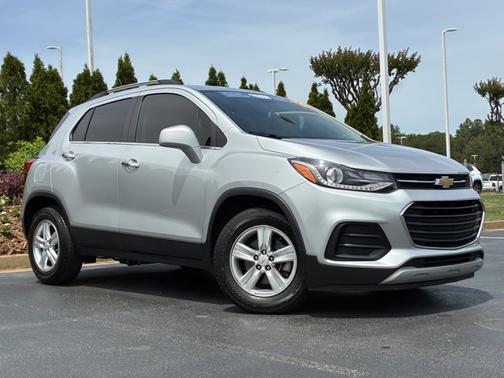 Silver Ice Metallic 2020 Chevrolet Trax LT