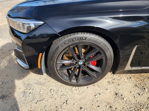 2022 BMW 750 750i xDrive