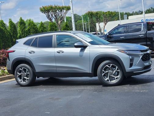 2025 Chevrolet Trax LT