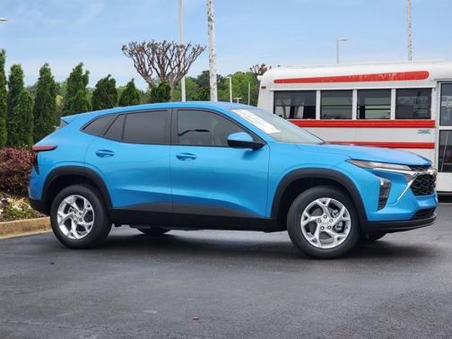 2025 Chevrolet Trax LS