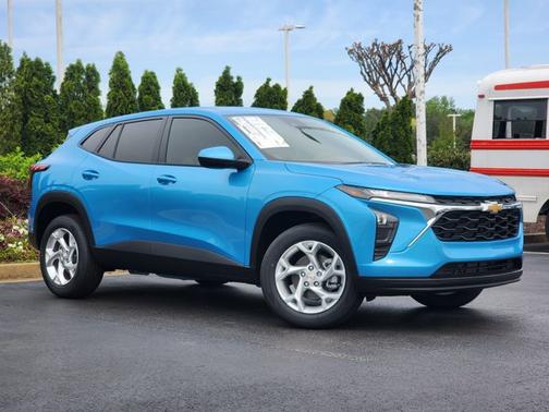 2025 Chevrolet Trax LS