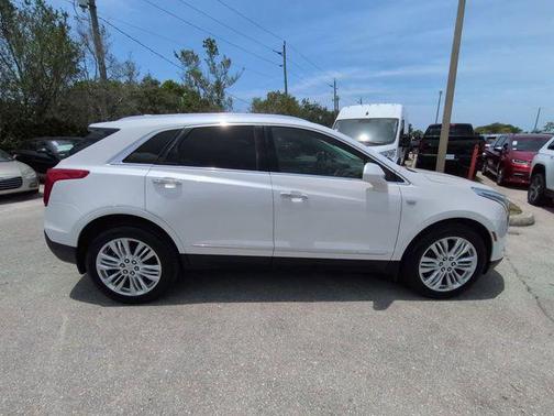Crystal White Tricoat 2017 Cadillac XT5 Premium Luxury