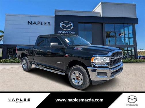 2022 RAM 2500 Tradesman Crew Cab 4x4 6'4' Box