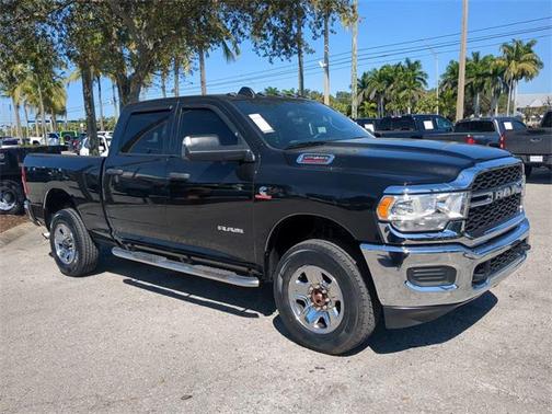 2022 RAM 2500 Tradesman Crew Cab 4x4 6'4' Box