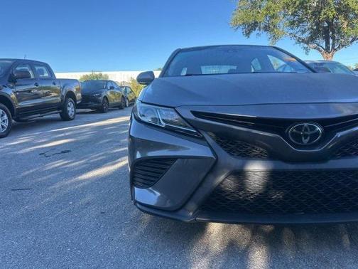 2018 Toyota Camry SE