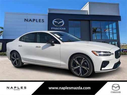 2024 Volvo S60 B5 Plus Dark Theme