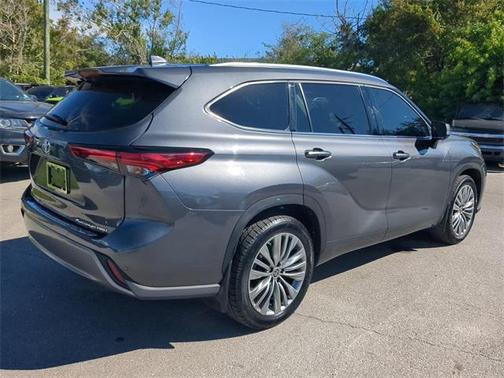 2023 Toyota Highlander Platinum