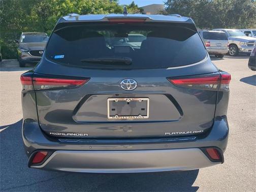 2023 Toyota Highlander Platinum