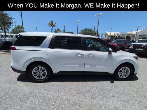 Snow White Pearl 2023 Kia Carnival LX