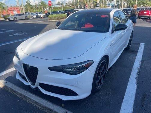 2023 Alfa Romeo Giulia Veloce RWD