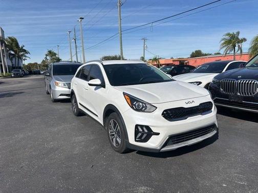 2022 Kia Niro LXS