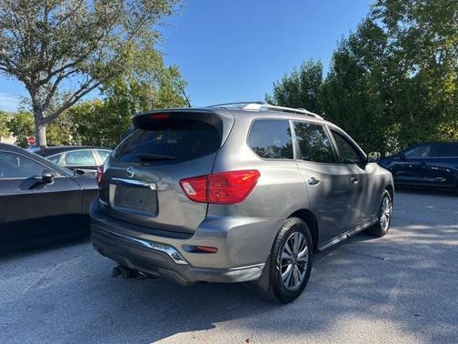 2018 Nissan Pathfinder S