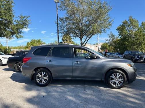 2018 Nissan Pathfinder S