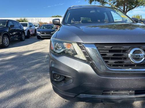 2018 Nissan Pathfinder S