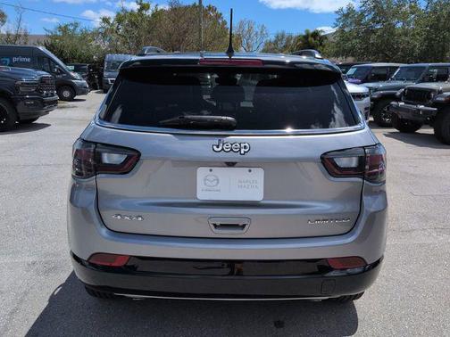 Billet Silver Metallic Clearcoat 2023 Jeep Compass Limited