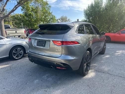 2019 Jaguar F-PACE S