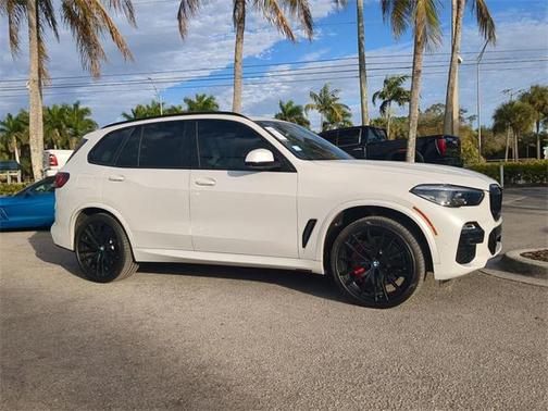 2021 BMW X5 M50i