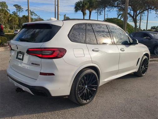 2021 BMW X5 M50i