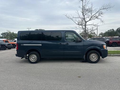 2015 Nissan NV Passenger NV3500 HD S V6