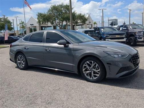 2022 Hyundai SONATA SEL