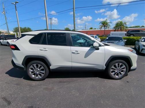 2021 Toyota RAV4 XLE Premium