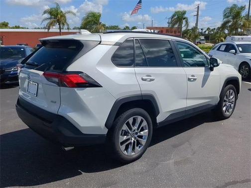 2021 Toyota RAV4 XLE Premium