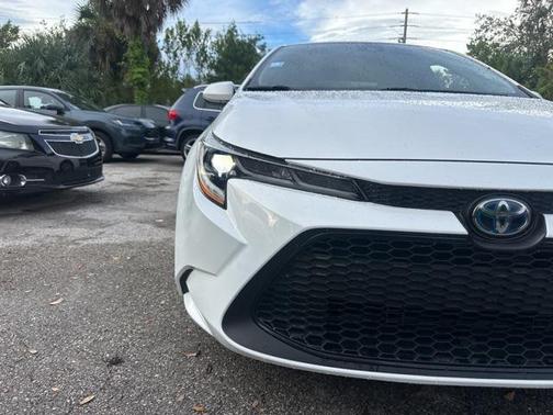 2022 Toyota Corolla Hybrid LE