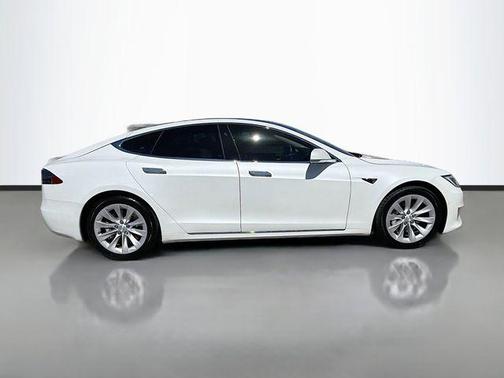 2016 Tesla Model S 90D