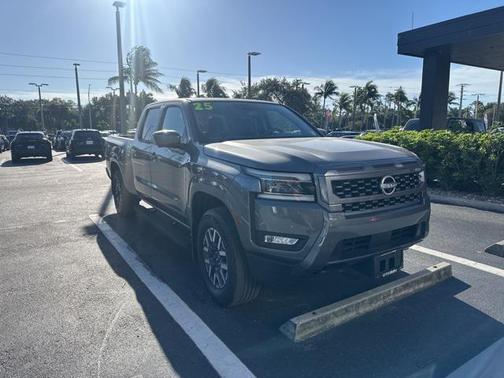 2025 Nissan Frontier SL