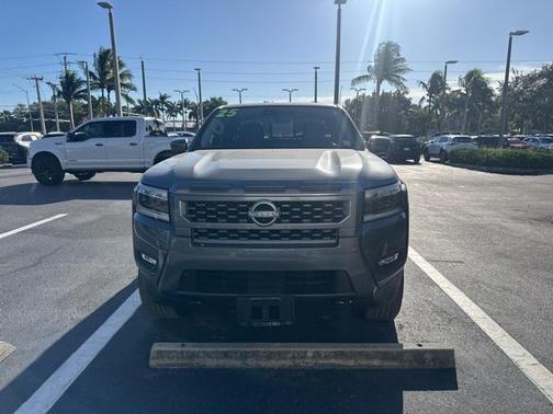 2025 Nissan Frontier SL