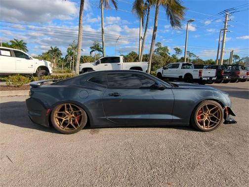 Shadow Gray Metallic 2021 Chevrolet Camaro 1SS