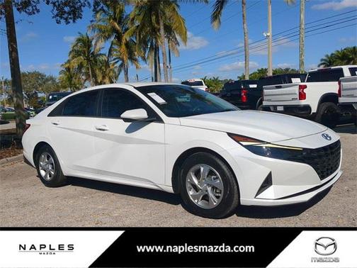 2022 Hyundai ELANTRA SE
