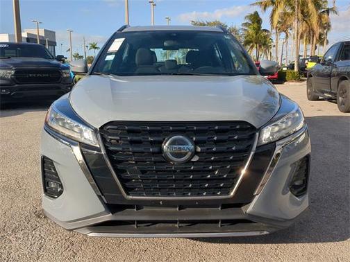 2021 Nissan Kicks SR