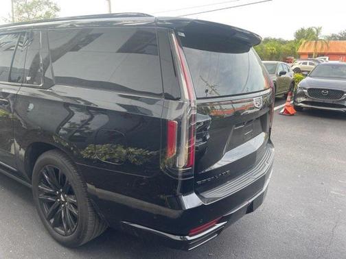 2023 Cadillac Escalade ESV Sport Platinum