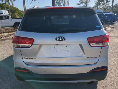2017 Kia Sorento EX